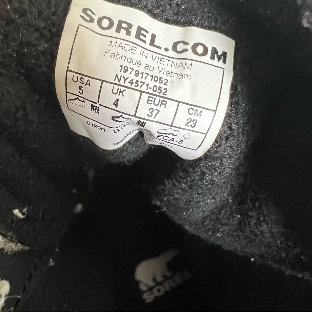 Sorel snow boot waterproof grey pink size 5